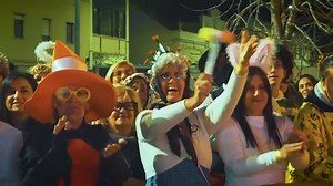 Foliões, há precisamente uma semana atrás, muitas eram as Matrafonas que desfilavam pelas ruas da cidade de Torres Vedras, com os seus melhores vestidos e perucas! 🎭 Estas foram algumas das que participaram no Concurso de Matrafonas do Carnaval de Torres Vedras 2023. #carnavaldetorresvedras #carnavaldetorres #carnaval #100anosdocarnavaldetorresvedras #100anosdocarnaval #concursodematrafonas | Carnaval de Torres Vedras
