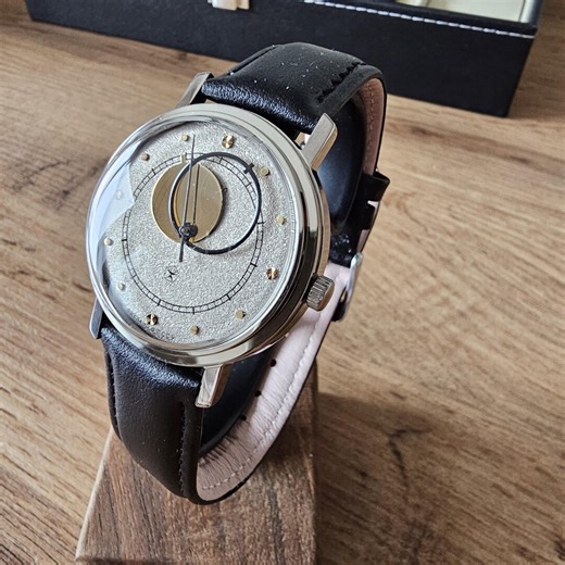 Vintage Raketa Copernicus Watch – USSR Mechanical Sun & Moon Timepiece - Etsy