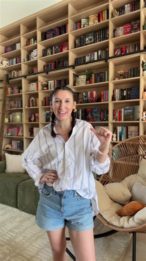 Custom Bookshelf Design for Book Lovers