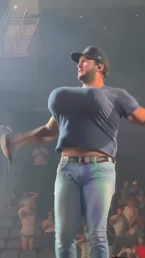 Luke Bryan's Shaking Dance Moves