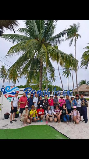 Huang Lisa (@huanglisa8)’s videos with original sound 黄佳佳 OFFICIAL - Huang Jia Jia