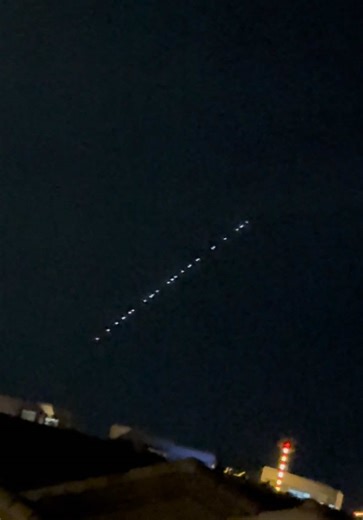 Was it starlink or a 👽 alien mothership ? #arizona #ufo #alien #phoenix