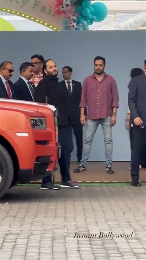 Anant Ambani spotted with his ultra-luxurious Rolls-Royce — where power meets elegance and legacy rides in style #AnantAmbani #RollsRoyce #LuxuryLifestyle #AmbaniStyle #EliteDrive #AmbaniLegacy #PowerAndPrestige #LuxuryCars #NextGenAmbani #StatementDrive | Ambani Admirers