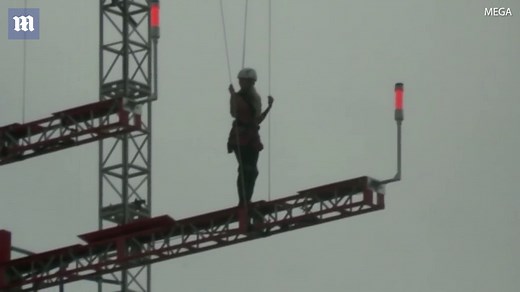 'I'm a Celebrity 2017': Contestants do high rise challenge