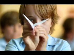 "Aviones de papel" (Paper Planes) - Trailer en español