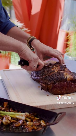 Meet your new secret weapon: the Shun Classic Hollow Ground Brisket Knife—built to handle brisket, turkey, ham, roasts, and more with precision and style. The long, razor-sharp blade glides through meat in a single pass, keeping those juices (and flavors) right where they belong. 💥 Hollow-ground design = easy food release 💥 Rounded tip = safer slicing 💥 Includes a wooden saya sheath = bring it to the BBQ 💥 Handcrafted in Japan = unmatched quality Whether you're trimming before the smoke or s