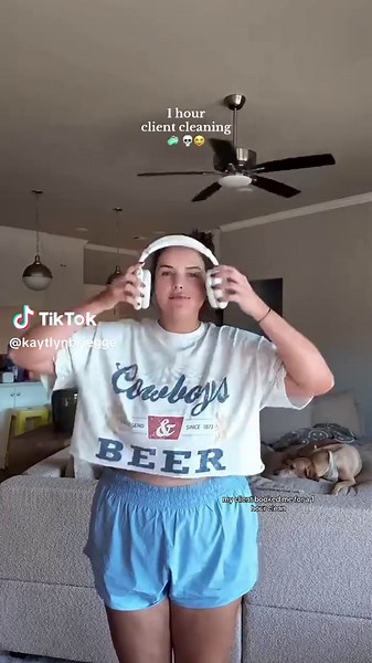 1 hour clean with me…should i tell my client about the supervisors innapropriate behavior? 🥲 #cleaning #cleaningtiktok #cleaningservice #professionalcleaner #cleaningtips #satire #satirecomedy #cleantok