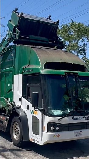 Waste Management Electric Front Load Garbage Truck! #garbagetruck #wastemanagement #mcneilus