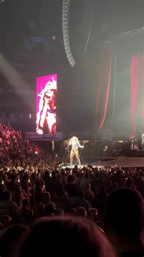 119K views · 85 reactions | The “I Hate Boston” pop singer returned to the city she used to despise for her “BITE ME” tour. https://www.boston.com/culture/concert-reviews/2025/10/03/renee-rapp-review-boston-oct-2-2025/ | Boston.com | Facebook