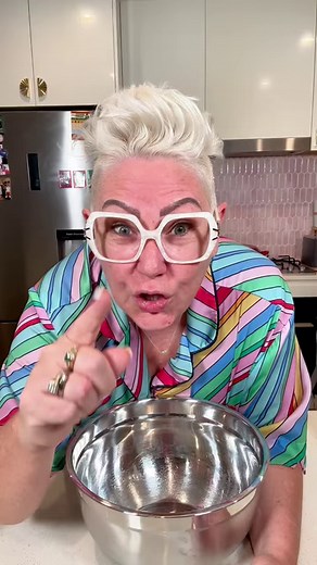 Hey there, baking friends! 🍞✨ I've got a super easy and delicious Fresh Bread Recipe that's perfect for anyone, even if you're new to baking! Here's how you can make your own homemade bread with just a few simple ingredients. Let's dive in! **Everyone’s Easy Fresh Bread Recipe** **Ingredients:** - 3 cups flour - 1 tbsp sugar - 1 tbsp yeast - 1/2 tbsp salt - 1.5 cups hot water from tap - A little oil for the bench and your hands. **Directions:** 1️⃣ In a bowl, combine 3 cups of flour, 1 tbsp sug