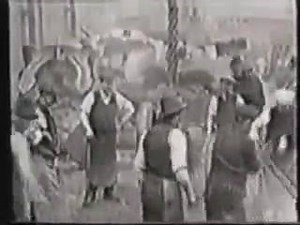 Old time smiths hand forging chains and anchors. Real amazing forge welds and striker teams | ArtSklad