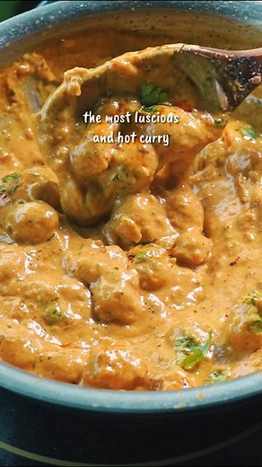 Creamy Soya Bean Curry Without Cream 💥 Took a break from the regular sabzi’s and instead made this creamy soya bean curry without any cream✨ and trust me you wont even know!! Recipe : Ingredients 1 cup boiled soya bean 3 onion onions (2 sliced and fried, 1 chopped) 1 tsp ginger garlic paste 1 tomato puréed For the creamy paste: Fried onion, 2-3 green chillies, 6-7 soaked cashews, 2 tbs yogurt, 1/4 cup water Masalas: 1/2 tsp turmeric, 1/2 tsp chillis powder, 1 tsp coriander powder , 1 tsp cumin 