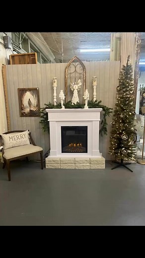 It’s beginning to look a lot like Christmas at the Rusty Rooster! We have so many unique gift items to fill your gift list!! Merry Christmas and Happy Holidays y’all!! #rustyroostervintageshops | Rusty Rooster