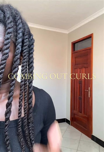 Combing Out Curly Hair: Month-Long Natural Journey