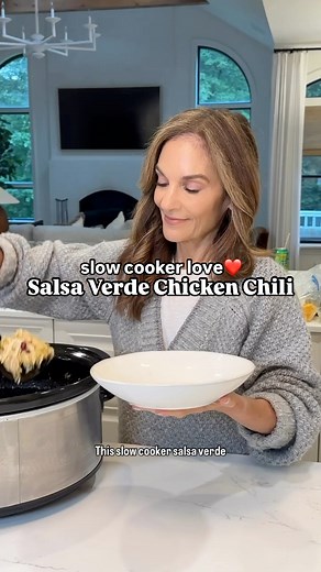 ✨ SLOW COOKER SALSA VERDE CHICKEN CHILI ✨ Here’s another scrumptious meal to make in your magic pot—the coziest chili complete with chicken and butternut squash! Comment “CHILI” and I’ll send you all the details (full printable recipe!) 💌 | Joy Bauer