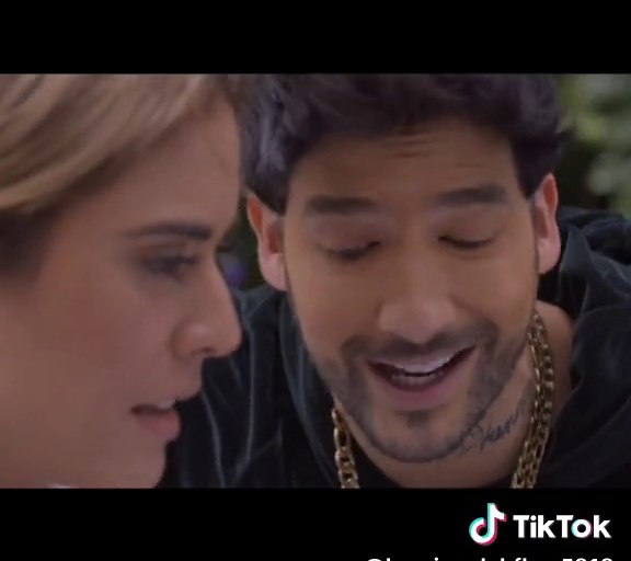 Mi Destino: La Reina del Flow y Charly Flow