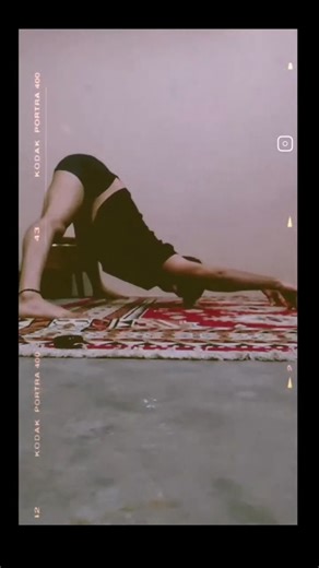 Elbow stand practice 💪🏻 #fitness #mobility