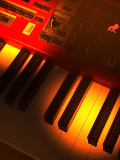 Improve Your Keyboard Skills with a Portable Keyboard | PLAVE