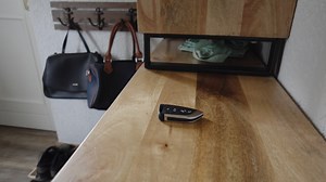 94K views · 116 reactions | Habt ihr ein Auto mit Keyless-Go-System? So könnt ihr es vor Diebstahl schützen! Keyless-Go ist ein System, das vieles beim Autofahren sehr bequem macht. Leider bietet es auch Dieben Gelegenheit, insbesondere hochpreisige Fahrzeuge zu stehlen. Wir zeigen euch, wie leicht das System ausgenutzt wird und was ihr dagegen tun könnt! | Polizei Oberfranken | Facebook