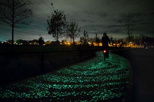 daan roosegaarde opens solar powered van gogh bike path in the netherlands