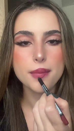 Ovallining > Overlining✨ #makeup #makeuptiktok #makeupartist #beauty #makeuptiktoks #makeuptiktoker #beautytok #nofilter #makeuphack #makeuptips #makeuptipstiktok #makeuphacks #ovallining #ovalliningtechnique #ovalliningtutorial #liphack #lipliner #liplinerhack #lipsticktutorial #makemefamous #viralvideo #viral #fyp #fypシ