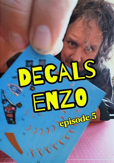 EPISODE 5 || DECALS EN ZO we gaan gestaag verder. Kijkers die al lang met me meebouwen weten dat ik niet altijd vrienden ben geweest met decals. Het blijft spannend. Hopelijk gaat het vandaag zonder problemen. Natuurlijk ook weer een plaatje van de week! #batman #modelbouw #batmobile #dc