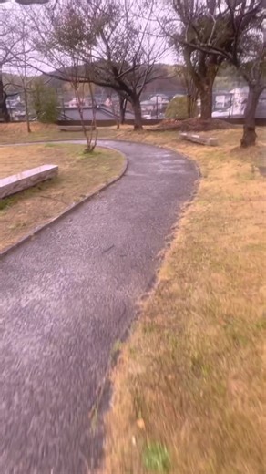 内容送らずに「ねえねえ」だけ送ってきて私が返信するまで内容送ってこないやつ無理 最初から送ってきて欲しい 時間の無駄 私は相手から内容送られてくるまで未読無視~🎶