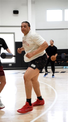 2.5M views · 18K reactions | Elite work with Kenny Lofton Jr. @itzjunior35 Kenny was named MVP in China this season and is already locked back in to make the most of the off-season! | Elite Basketball Training- Aaron Miller | Facebook