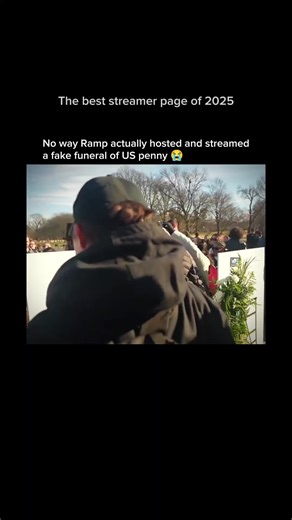 Daily Clipping on Instagram: "日本利用压电瓷砖将脚步转化为电能。这些瓷砖捕捉来自你脚步的动能。当你行走时，你的重量和动作会对瓷砖产生压力。瓷砖会轻微弯曲，从而产生机械应力。瓷砖内部的压电材料将这种应力转化为电能。每一步都会产生少量电荷，而数百万步结合在一起就能产生足够的电力来驱动 LED 灯、数字显示屏和传感器。在像涩谷车站这样繁忙的地方，每天大约有 240 万个脚步为这一系统作出贡献。这些电能可以被储存或立即使用，从而减少对传统电力来源的依赖，并支持可持续的城市基础设施。这种方法将日常运动转化为实用的可再生能源 #日本 #知识 #事实 #你知道吗 #推荐 #科技 #创新 #历史 #技术 #实验 #热门"