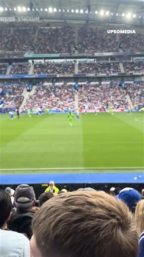 43K views · 140 reactions | He's so powerful that his shorts fall down on the court  | The Cracks | Facebook