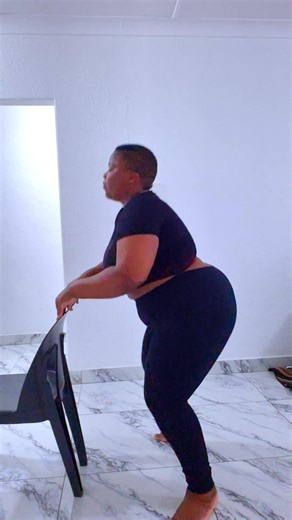 Easy squat tutorial for starters 🔥 ❤️ Happy Wednesday morning friends #trendingreelsvideo #trend #StarsEverywhere #reelschallenge #healthylifestyle #shortsvideos #trends #squat | Kharendwe Ndou