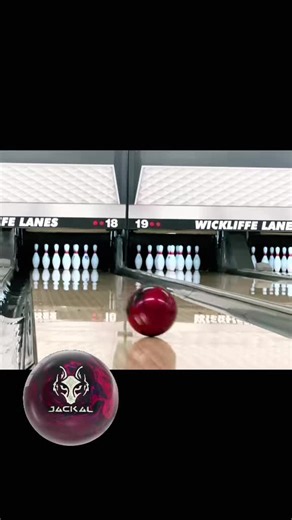 The sound of a solid strike is satisfying. #bowling #bowlingtiktok #bowlersoftiktok #bowlershelpingbowlers #motivbowling