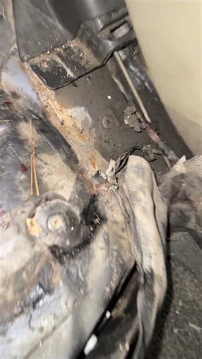 FUEL PUMP power supply lines