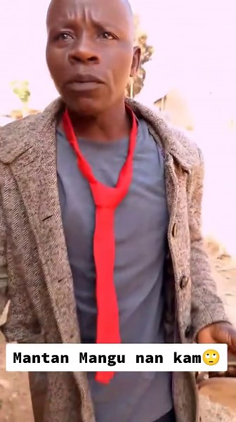 #desmonddcomedy#hausatiktok Wai ta gama nursing school Kenan fa 🙄🙄🚶