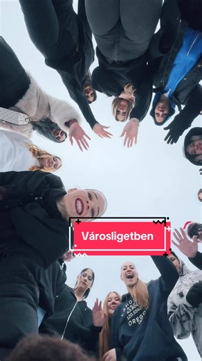 Ha már ennyit esik a hó, akkor használjuk ki! Gyertek a Városligeti Műjégpályára, korizzatok, táncoljatok, bulikázzatok az osztállyal, mert gyorsan repülnek az évek! 🫣🩷 Köszönjük @Városligeti Műjégpálya az újabb emlékeket a 11.b életében. #foryou #városliget #fyp #fy @Lizumizu @Rczricsii @V. @Viktorr. @kiki @$errer💋 @🧛🏻‍♀️.