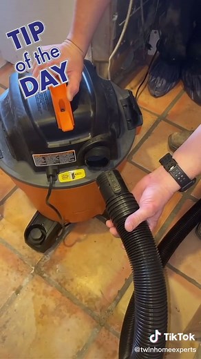 Dryer vent cleaning Hack #dryervent #twinhomeexperts #dryerventcleaning #shopvac