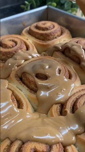 🤎 Biscoff Cinnamon Rolls 🤎 #chocolate #chocolate #easyrecipes #recipe #baking #dessert #foodie