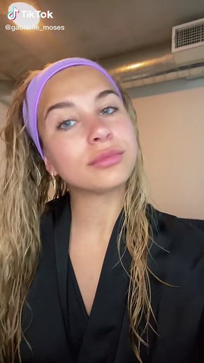 Gabrielle Moses: Makeup Reviews and Age Guessing
