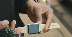 Robbery victim recalls experience of being held up at Chicago bus stop