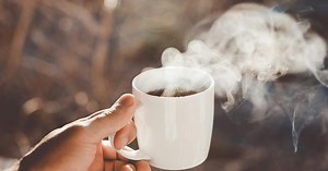 So bleibt dein Kaffee lange heiß: Die besten Gadgets und smarten Kaffeewärmer im Vergleich