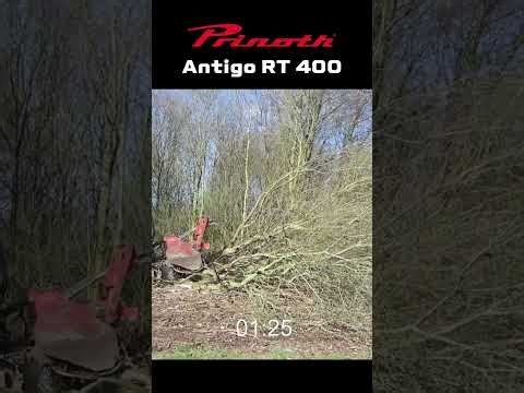 Video antigo do Prinoth RT400 triturando uma árvore completa.