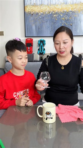 25K views · 292 reactions | 我说我喝到了，你就信呀 #萌娃搞笑日常 #意想不到的结局 #反转 #亲子游戏 #fblifestyle | 亲子互动乐园 Parent-Child Fun Park | Facebook