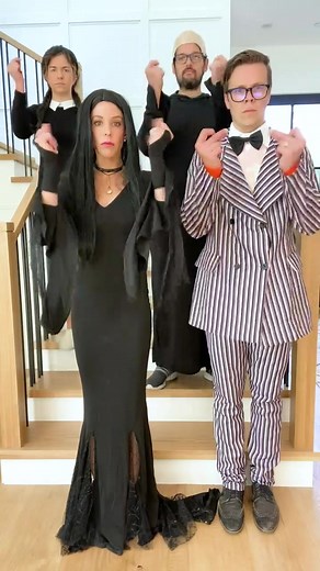 Happy Halloween from the Addams Family🔪 What’s your costume? @matt.slays @danielzamfamcam @maddiegray27 #halloween #fyp #halloween2020 #addamsfamily