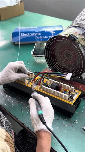 Power transistor soldering process. Each solder joint follows strict production standards to ensure solid connection and stable conductivity. Precise workmanship helps guarantee long-term amplifier reliability. As a China-based amplifier factory, we support OEM customization and bulk production. #PowerTransistor #AmplifierManufacturing #AmplifierFactory #SourceManufacturer #AmplifierOEM