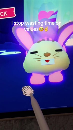 I love bunny swirls I’m gonna trade for more of them 🙁🙁🙁🙁🙁 #adoptme #adm #tradinghub #bunnyswirl #mega