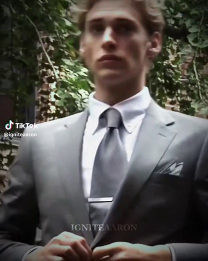Exploring the Love for Aaron Warner in Shatter Me