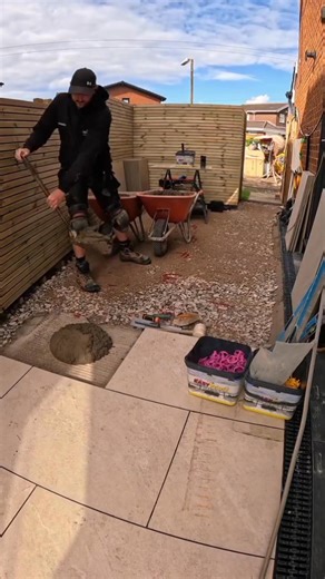 296K views · 340 reactions | Same method everytime ⚒️⚒️ #landscaping #patio #work #howto #tips #diy #fyp #fyppp #fypppppppppppppppppppppppppppppppppppppppppppppppppppppppppppppppppppppp | LNC Landscapes and Paving | Facebook