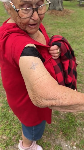 Oof 😅 uhm yeahhhh, love my great grandma 😭❤️ #tattoos #family #funny #ifiknewthenwhatiknownow