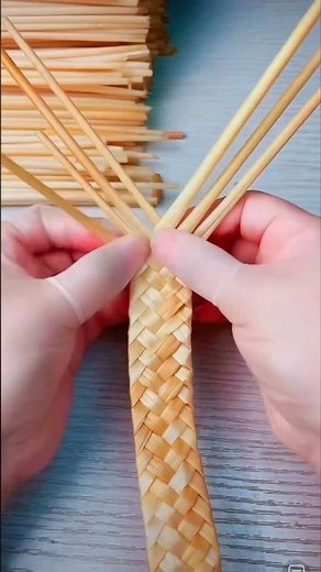 The process of making mats from dry straw