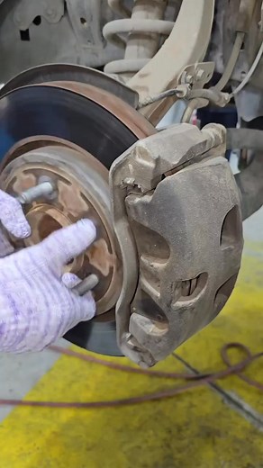 72K views · 755 reactions | Ford expedition front brake noise fixed install new brake pads and rotor resurfacing automotive | Mechanical21 | Facebook